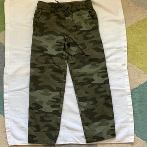 Carters boys size 7 camo pants like new